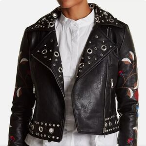 Romeo Juliet  Embroidered Circle Rivet Black Faux Leather Jacket Juniors  s